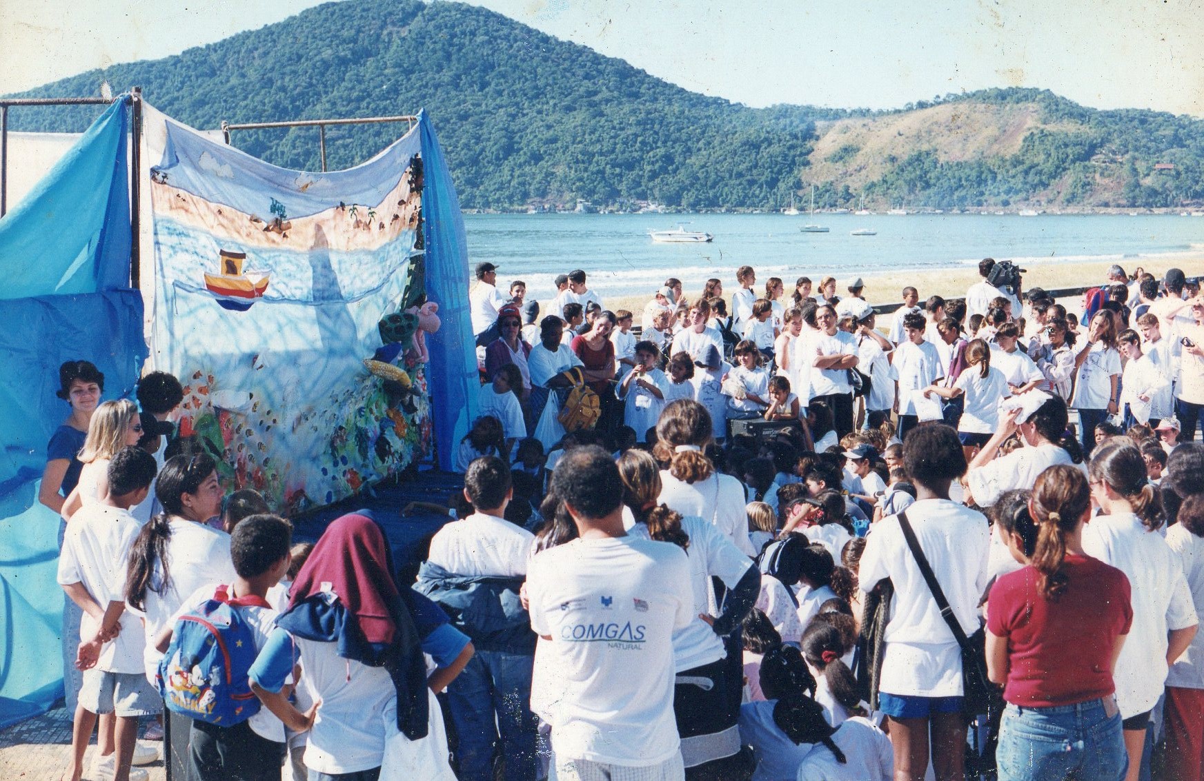 Aquário de Ubatuba, Projeto TAMAR e Instituto Argonauta promovem ações de limpezas de praias