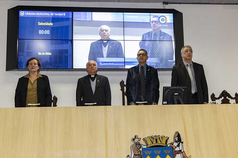 Semana tem homenagem a protetores de animais e audiência sobre Plano de Mobilidade