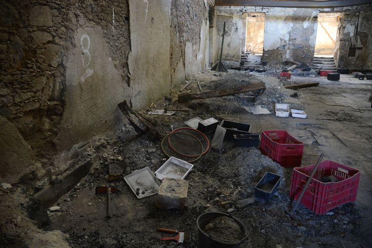 Arqueólogos do Museu Nacional retomam pesquisa com escavações