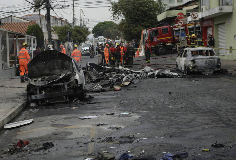 Queda de avião mata três pessoas em Belo Horizonte