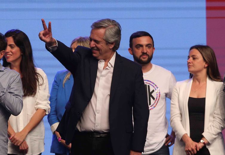 Alberto Fernández e Cristina Kirchner vencem eleições na Argentina