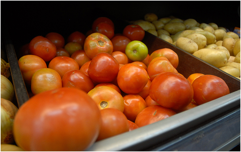 País tem deflação em setembro. Preços de alimentos caem, planos de saúde têm alta