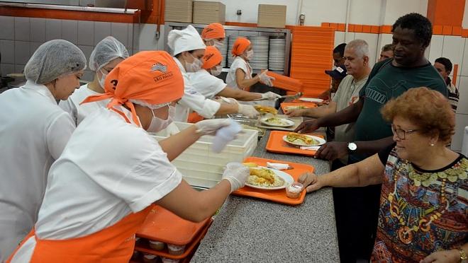 Bom Prato Taubaté oferece cardápio especial preparado pela professora de gastronomia Shimenne Casarim