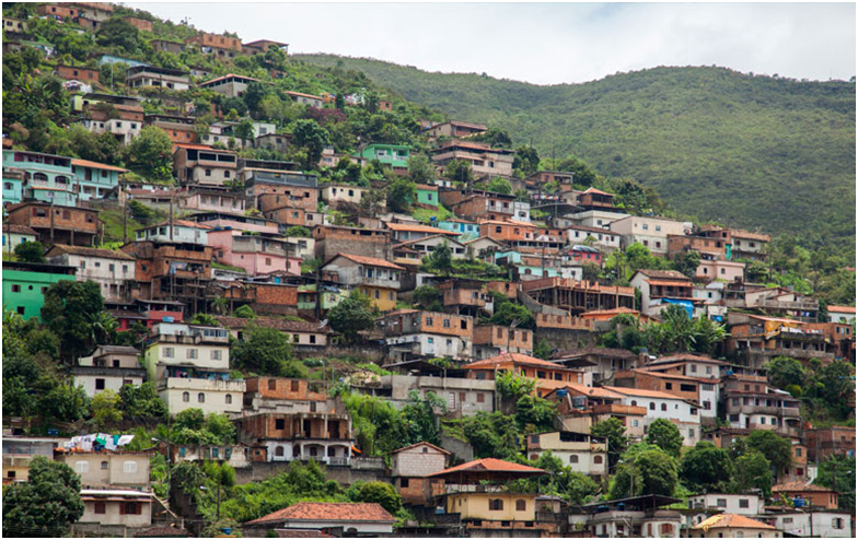 25% das famílias ganham 2 salários mínimos, e 3% recebem 25 mínimos
