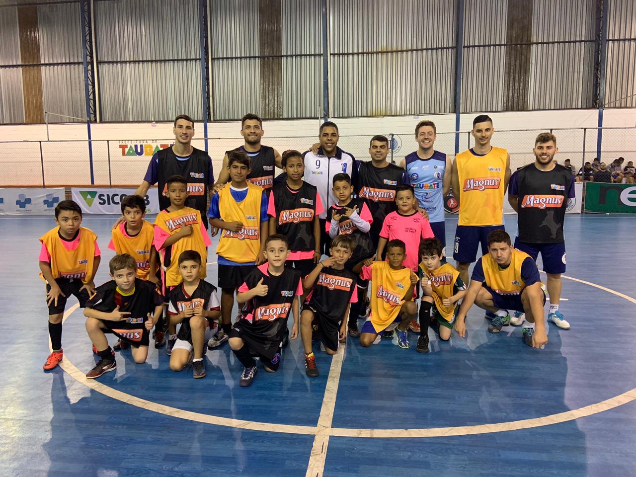 Base do Taubaté Futsal fortalece parceria com Magnus