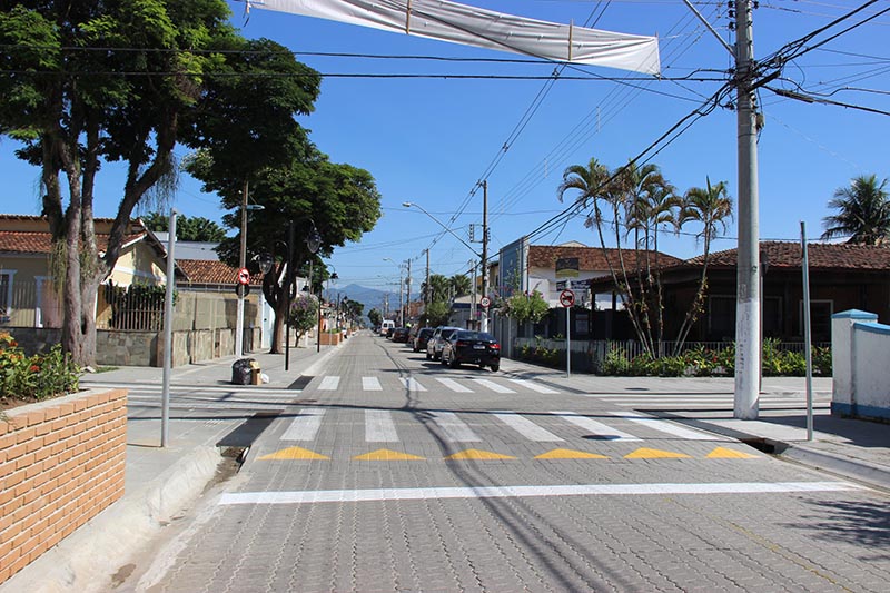 Seresteiros se apresentam nas ruas de Quiririm