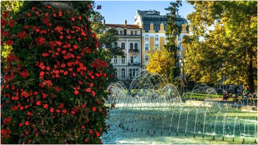 O país europeu que ano após ano vê cidadãos emigrando e população diminuindo