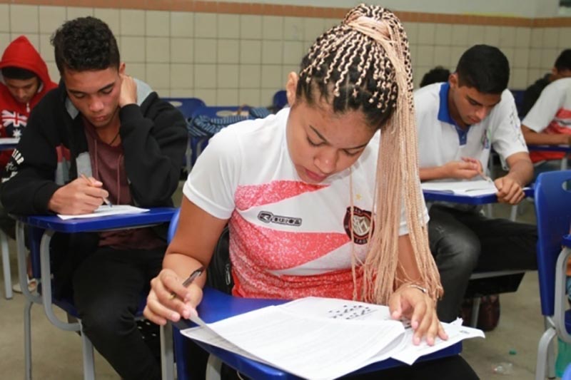 Alunos da rede estadual se preparam para a segunda prova do Enem