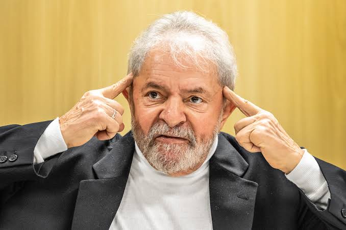 Ex-presidente Lula é solto