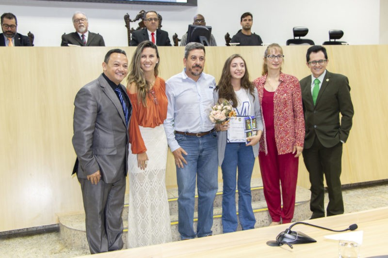 Aniversário de Taubaté tem sessão solene com comendas Jacques Félix e homenagens a estudantes