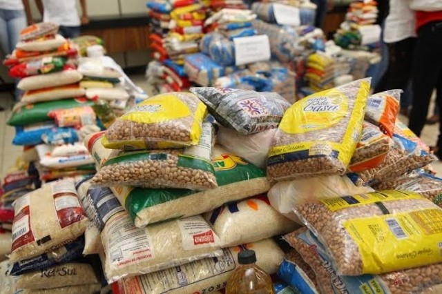 Campanha de Natal para doações de alimentos no Poupatempo vai até amanhã