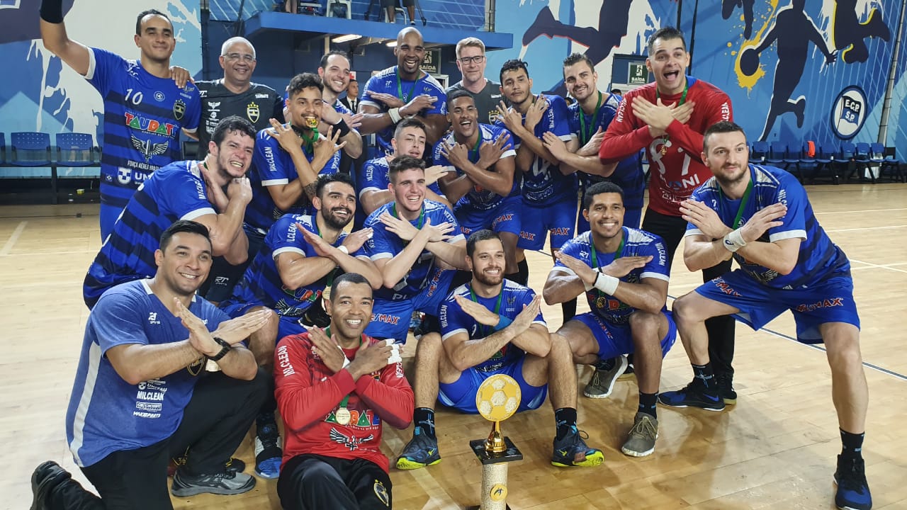 Handebol Taubaté festeja quarto título da Liga Nacional com desfile