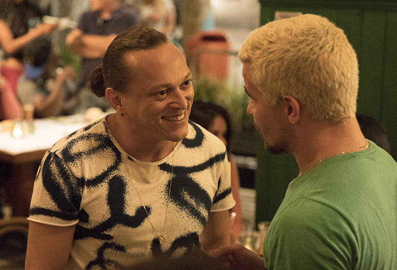 Especial da Record com Eri Johnson e Pérola Faria fará sátira às novelas