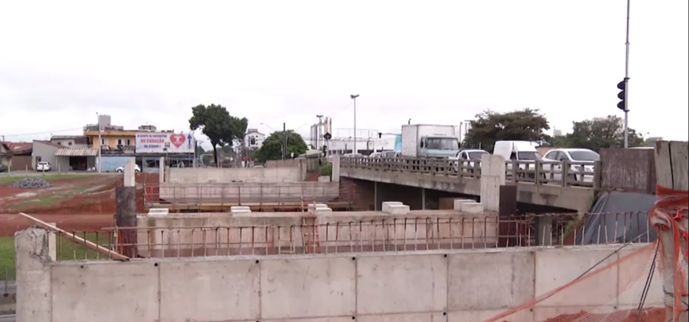 Faixas das pistas expressas da via Dutra serão interditadas em apoio às obras do viaduto Independência