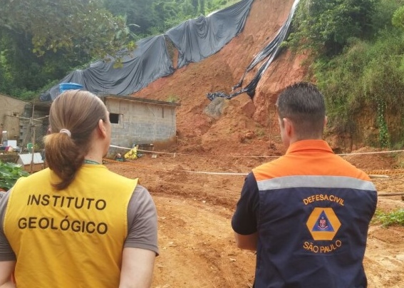Defesa Civil de Ubatuba orienta população sobre as chuvas