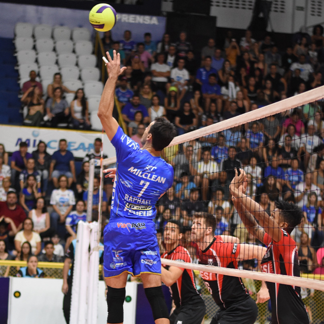 Vôlei Taubaté perde para o SESI-SP e é eliminado da Copa do Brasil