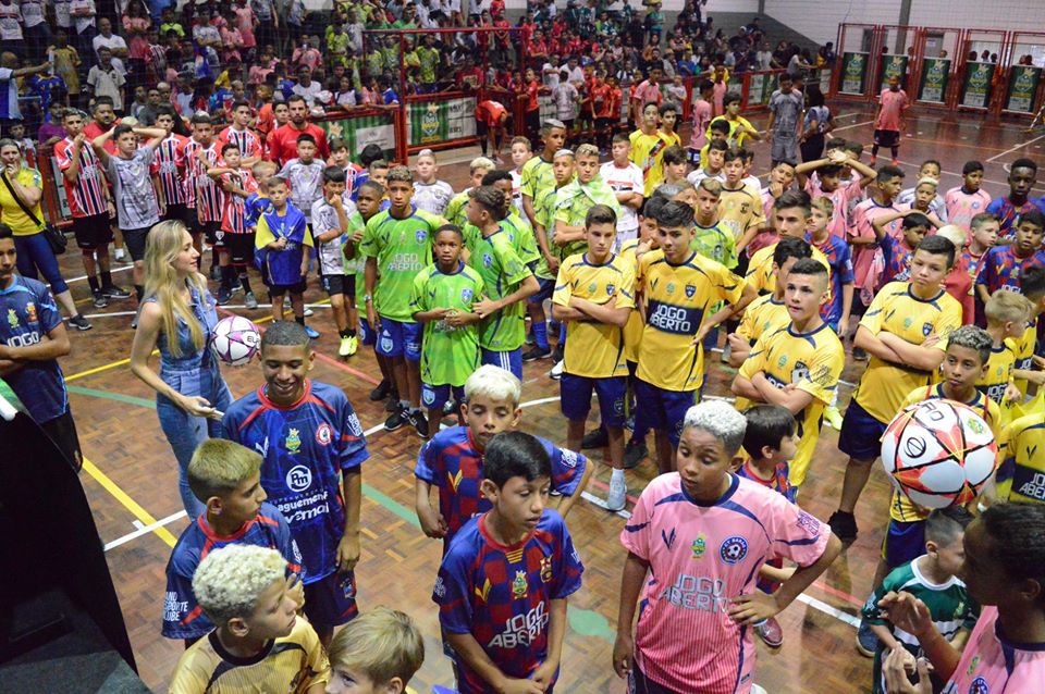 Taubaté Shopping recebe torneio de futebol de mesa nesta quarta-feira