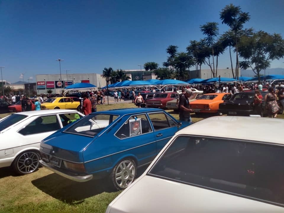 Encontro de autos antigos supera expectativas e reúne mais de 400 carros no Shopping Pátio Pinda