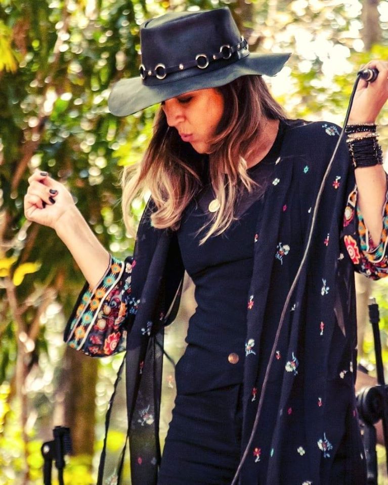 Vozes femininas comandam programação musical em março