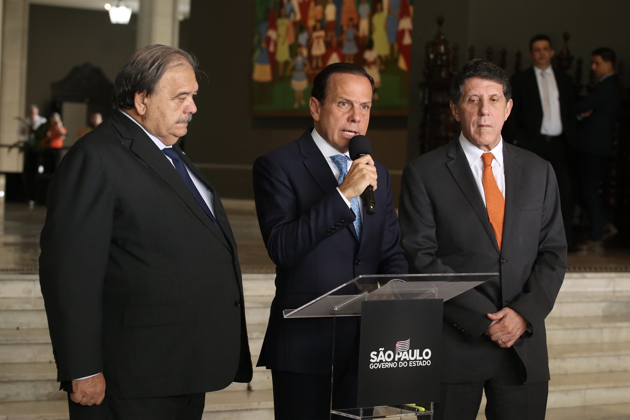 SP restringe atendimento presencial para coibir disseminação do coronavírus