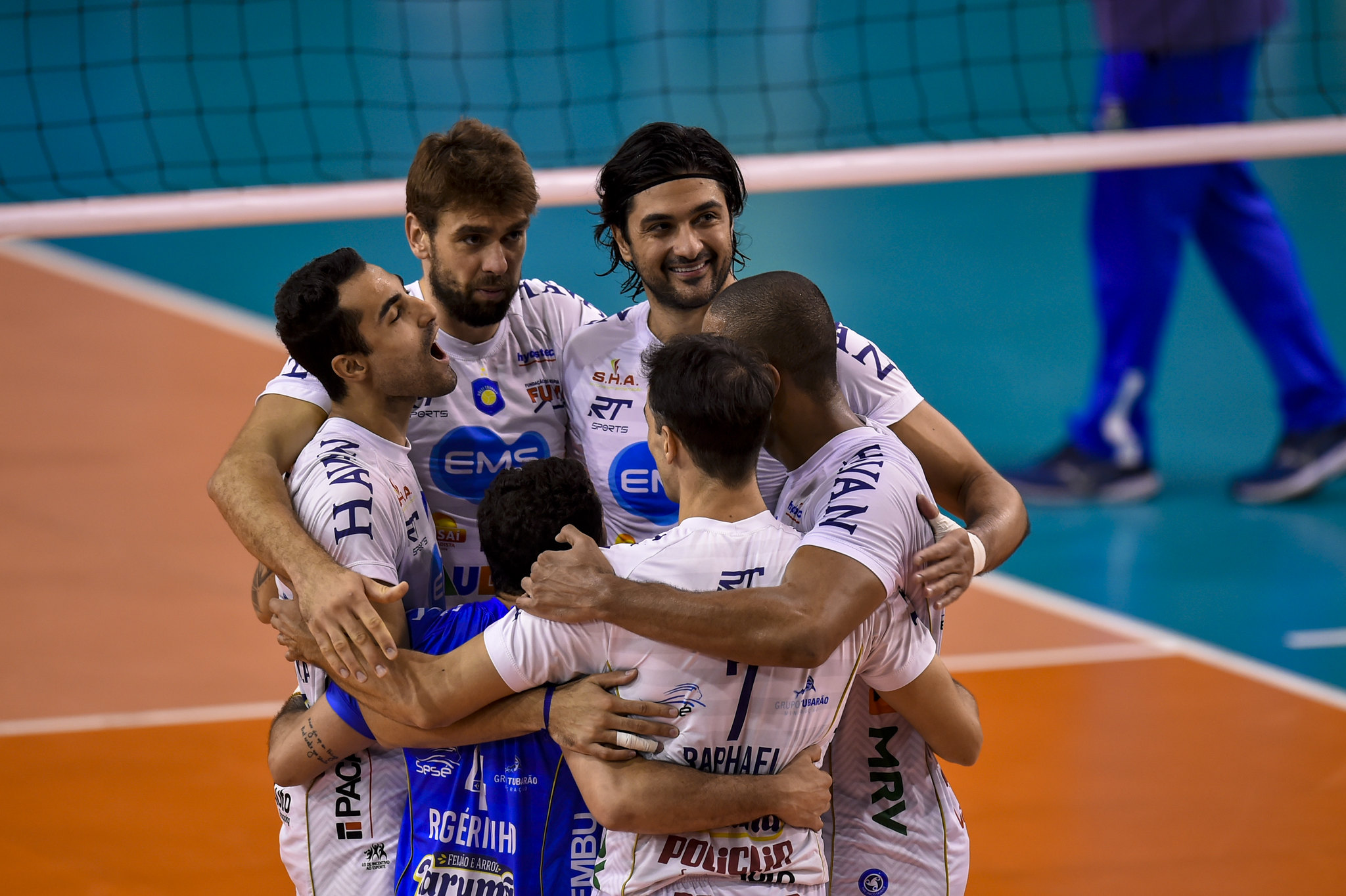 EMS Taubaté Funvic vence o Sada Cruzeiro e assume liderança da Superliga masculina