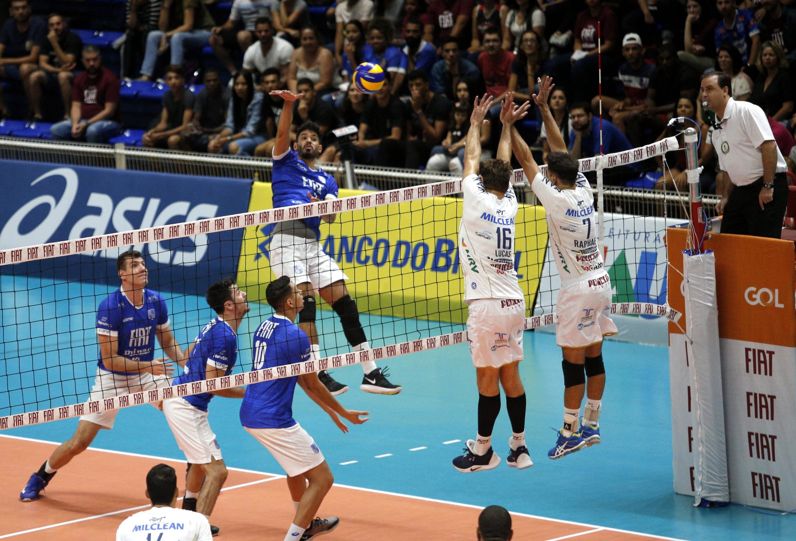 Equipe taubateana foi derrotada por 3 sets a 2