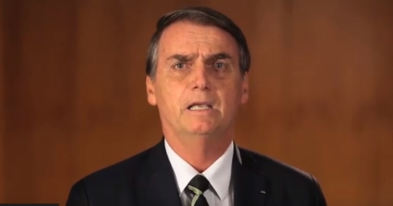 Bolsonaro é denunciado em corte internacional por “estimular coronavírus”