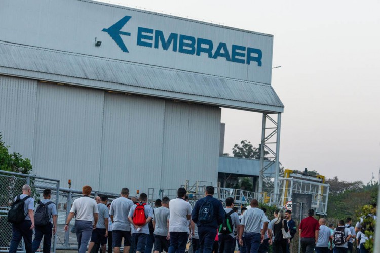 Embraer vai negociar liberação de trabalhadores