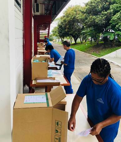 Empresários se unem para produzir e doar máscaras a hospitais