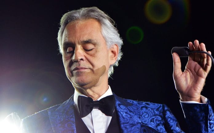 Andrea Bocelli fará live no Domingo de Páscoa direto da Catedral de Milão