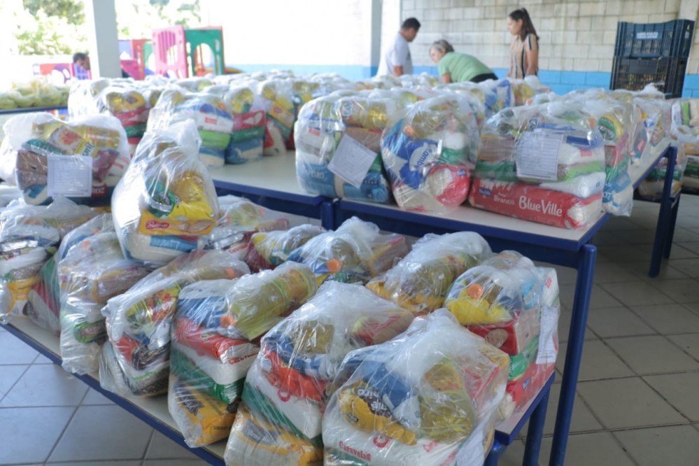 Prefeitura de Taubaté realiza cadastro de alunos para retirada de cestas básicas