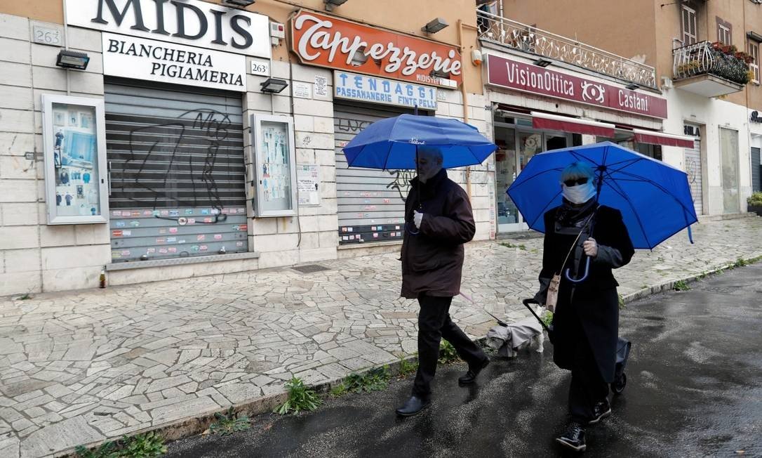 Itália dá início à reabertura de lojas após estabilização dos casos de Covid-19