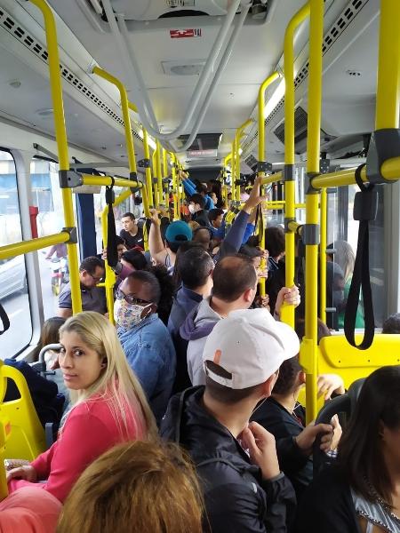 Motoristas de ônibus em SP citam medo e falta de EPI após 15 colegas mortos