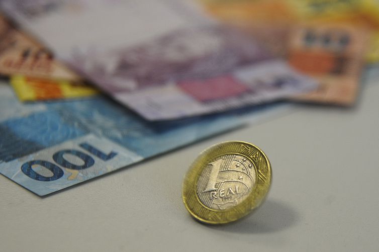 Arrecadação cai 28,9% em abril e fica em R$101,1 bilhões