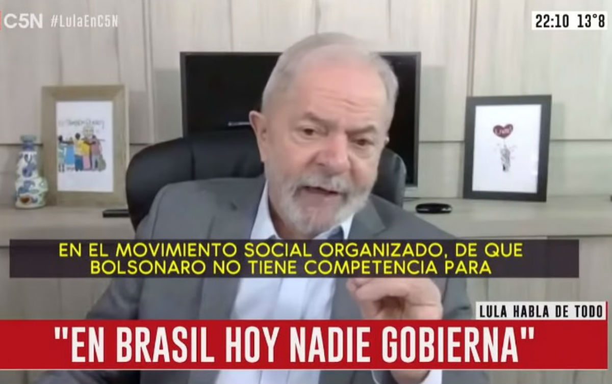 Brasil não aguenta mais três meses de Bolsonaro, diz Lula a TV Argentina
