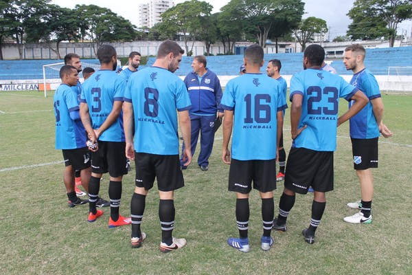 EC Taubaté dá calote e jogadores não tem o que comer