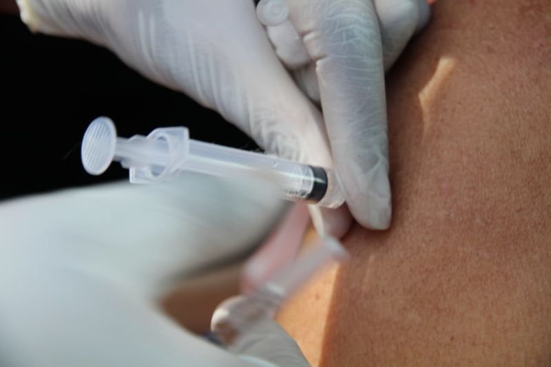 ANTT faz campanha de vacinação para os caminhoneiros na Via Dutra