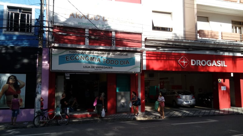 Taubaté fiscaliza uso obrigatório de máscaras