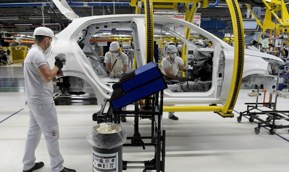 Segunda onda da Covid-19 pode levar PIB do Brasil a cair 9,1%