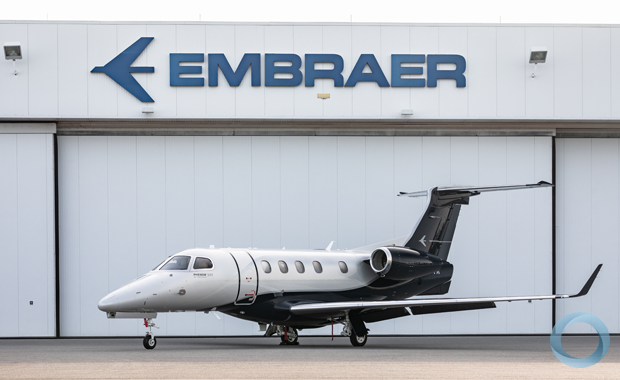 Embraer entrega primeiro novo e aprimorado Phenom 300E dentro do cronograma