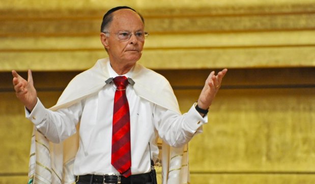 Bispos da Universal em Angola controlam templos e rompem com direção no Brasil