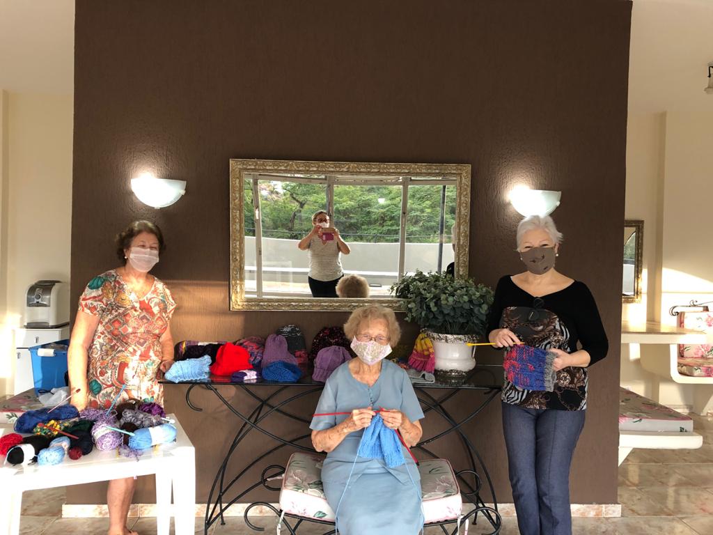 Por onde andei – Tricotando com o grupo “Fios tecendo Amor”