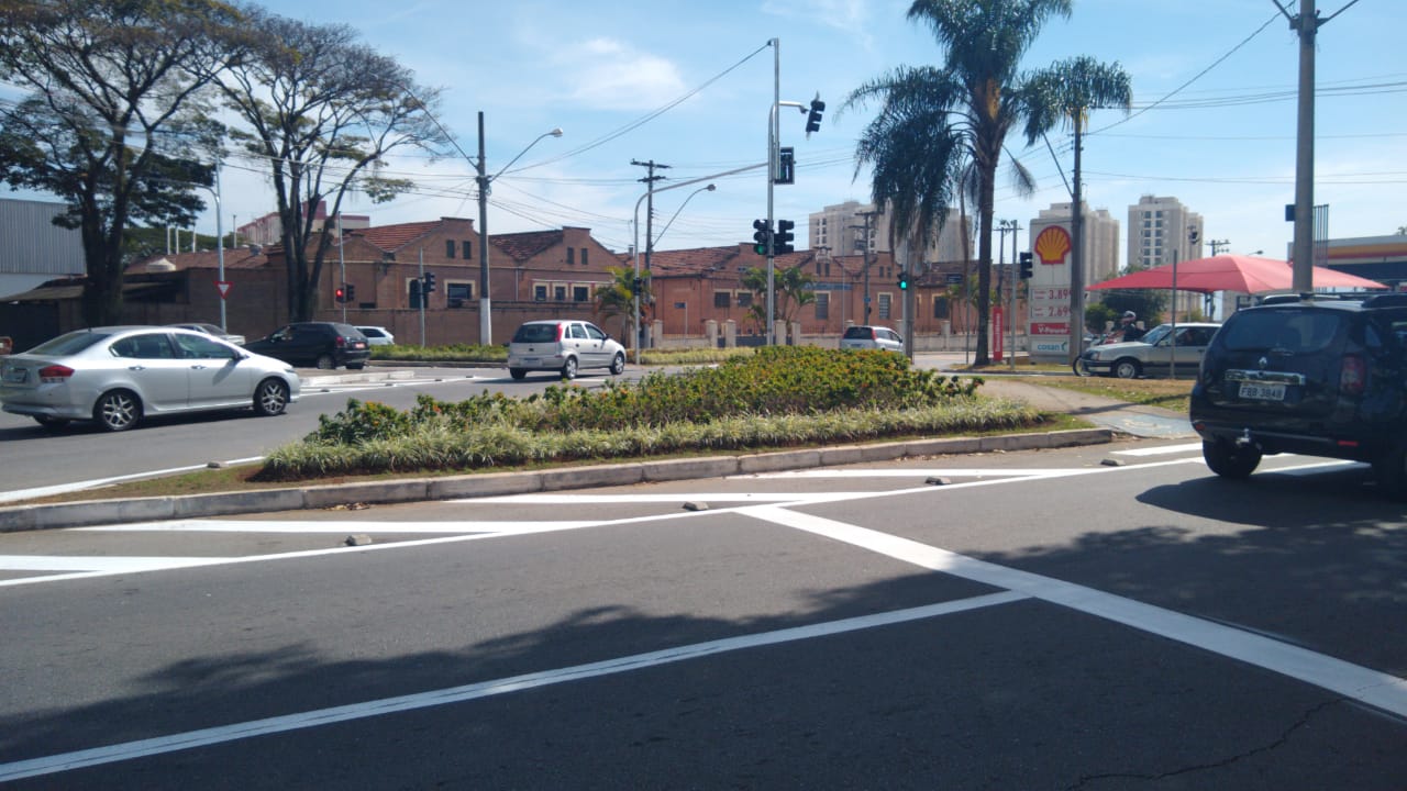 Prefeitura implanta semáforos em pontos onde há maior índice de acidentes