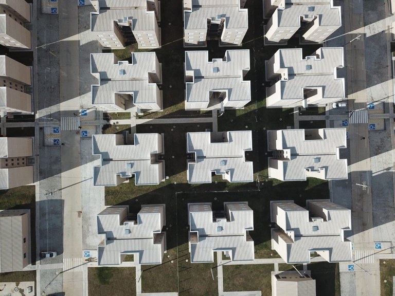 Governo Federal entrega 1.881 moradias a famílias de baixa renda em cinco estados