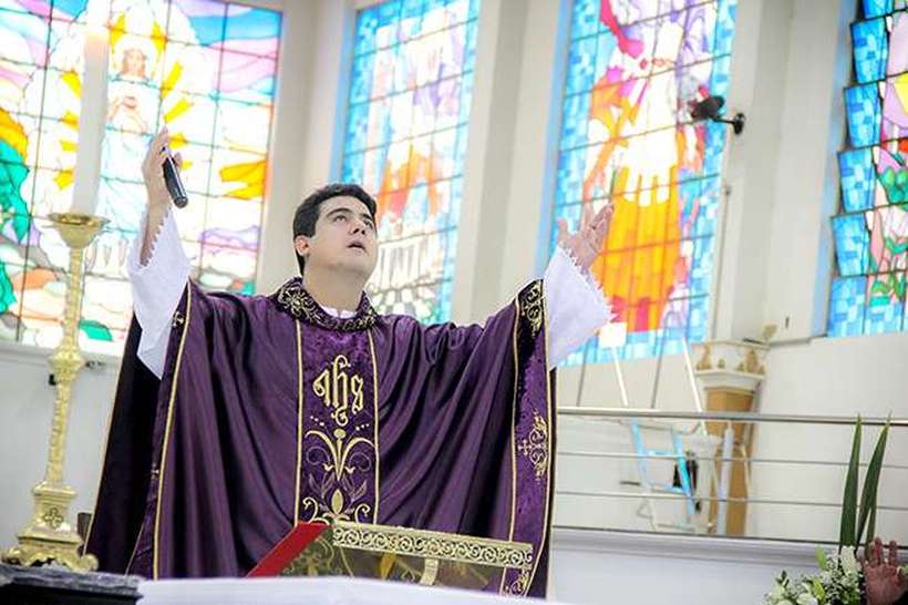 Padre do Santuário Divino Pai Eterno pede afastamento após operação da PF