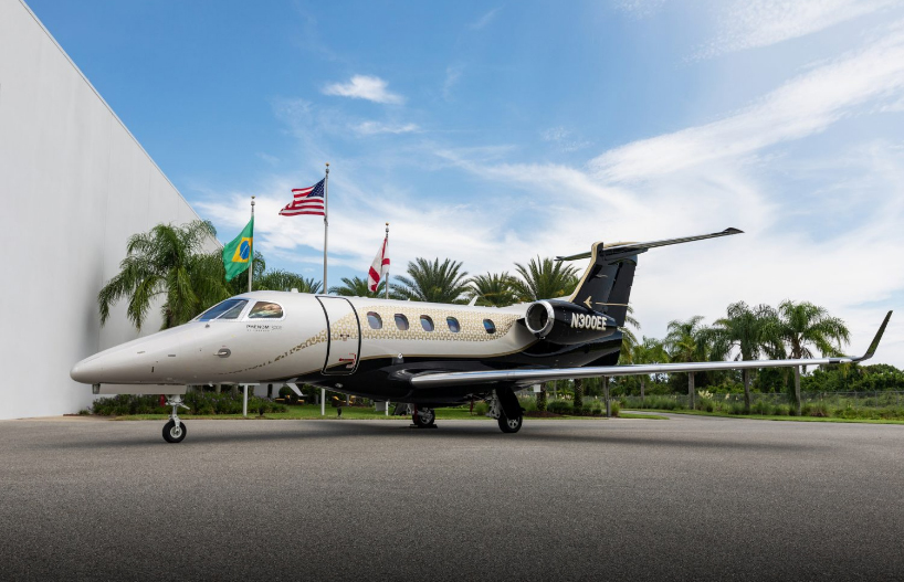 Embraer entrega primeiro Phenom 300E com novo interior Bossa Nova para o Cofundador do PALS