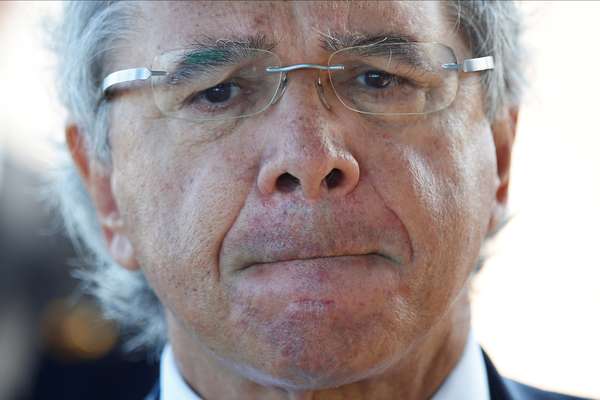 Por CPMF, Guedes vai propor cortar tributos sobre salários