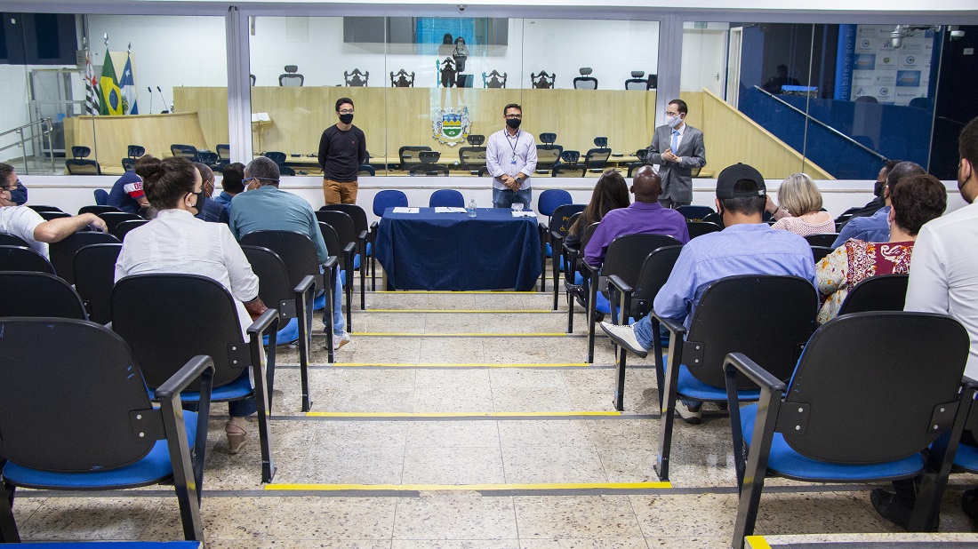 TV Câmara Taubaté exibe tradicional debate entre candidatos no dia 11