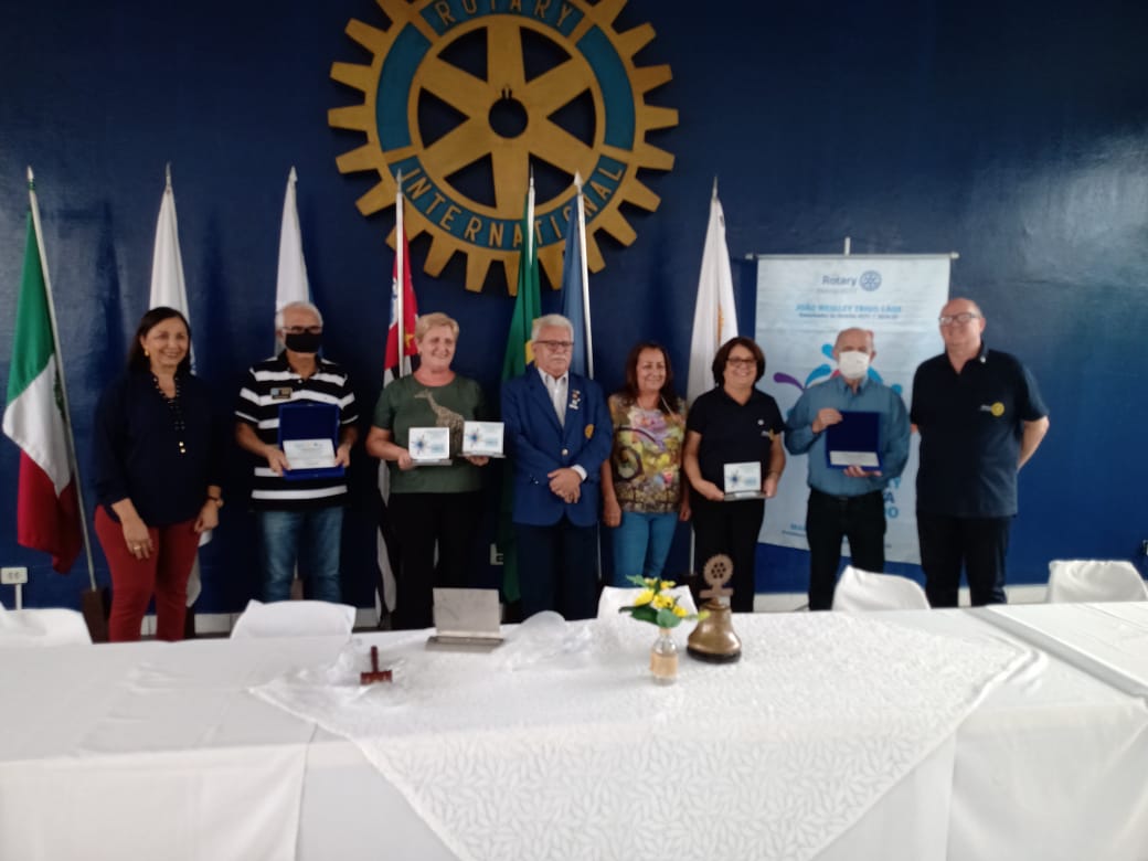 Notícias do Rotary – Rotary Club de Taubaté recebe Homenagens