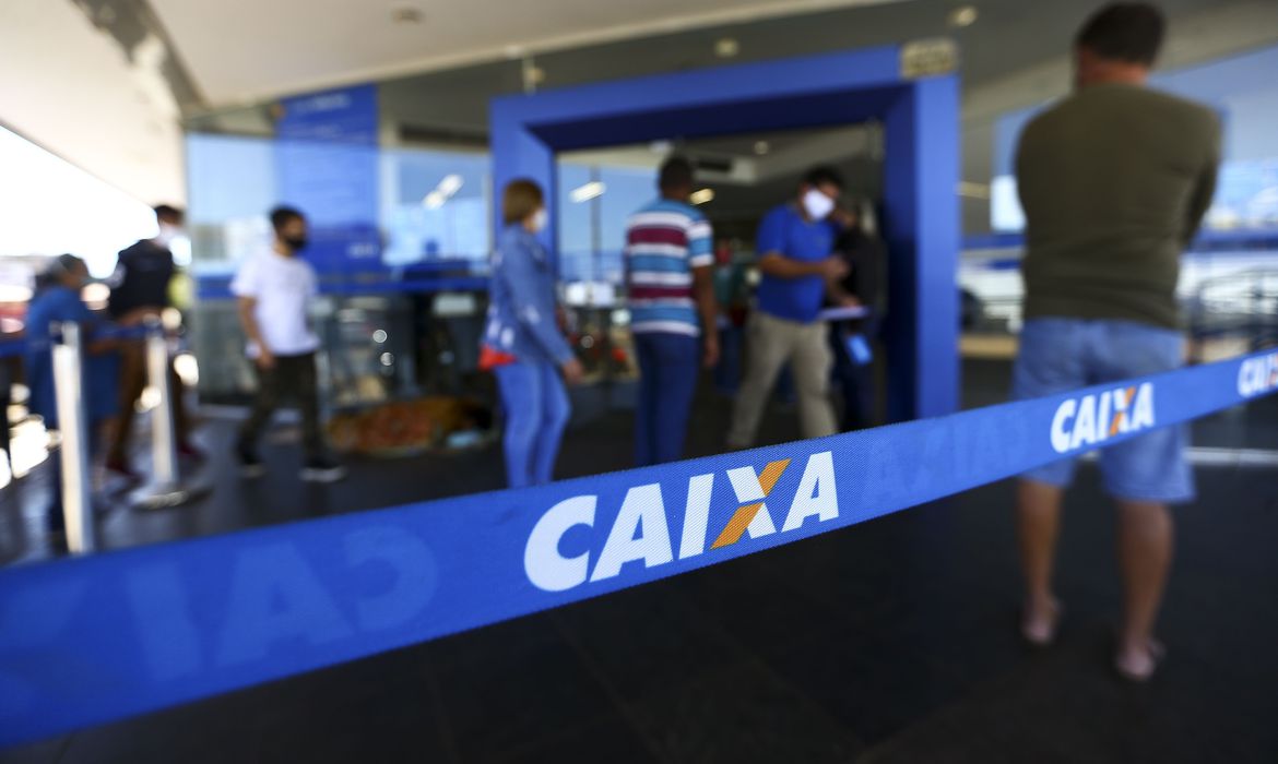 Caixa abre agências na manhã deste sábado